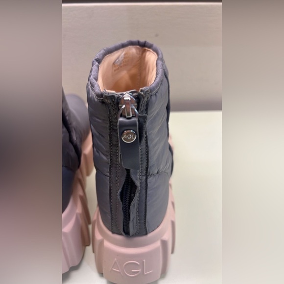 AGL MADE IN ITALY Winter & Rain Boots in Gray and Pink - Picture 4 of 9